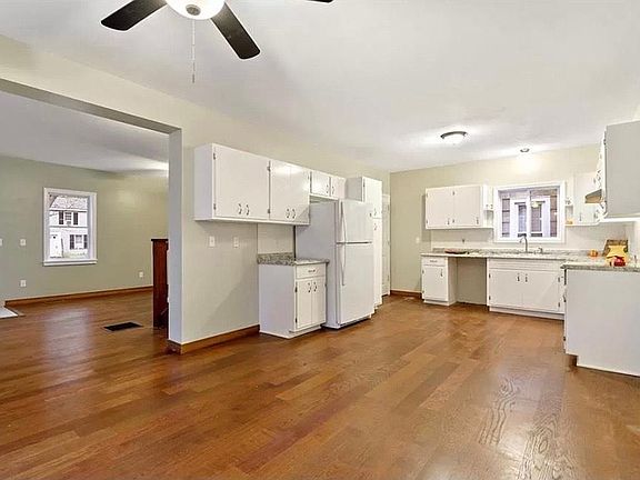 4th image of 50 Downer St
