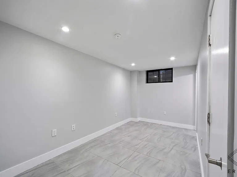 580 E 26th St #2 — Photo 6