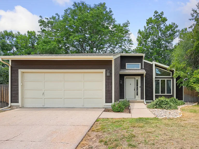 3407 Colony Dr — Photo 1