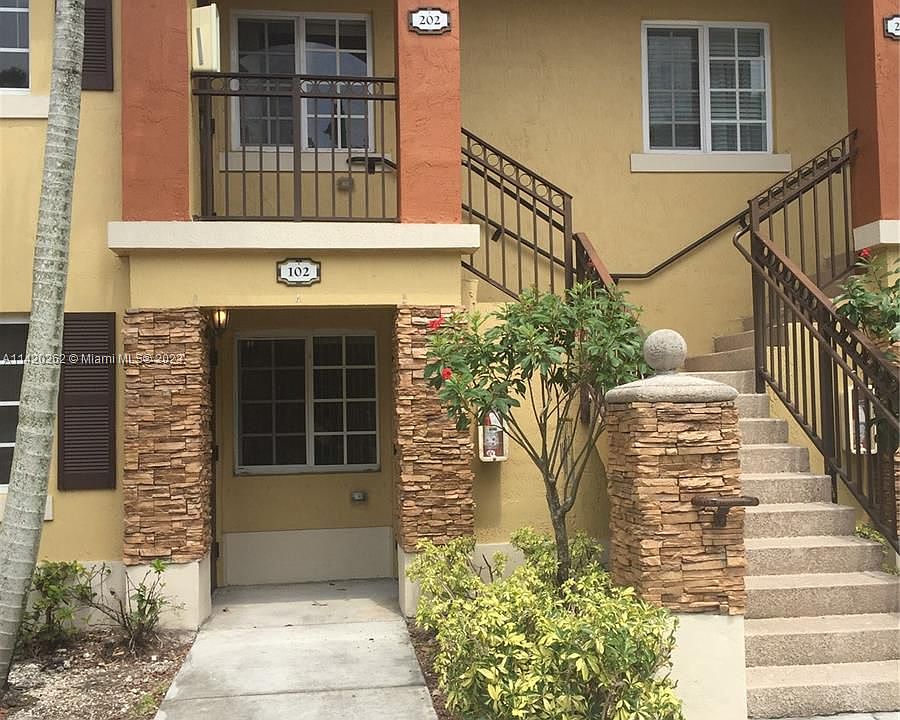 1st image of 945 NE 34th Ave Unit 102