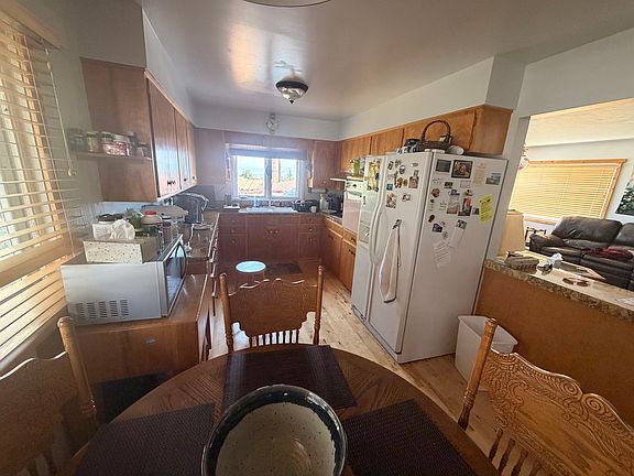2nd image of 400 N Washington St