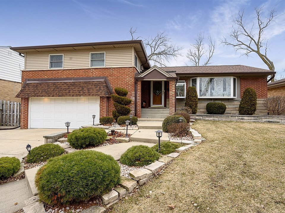1st image of 1215 Park Dr