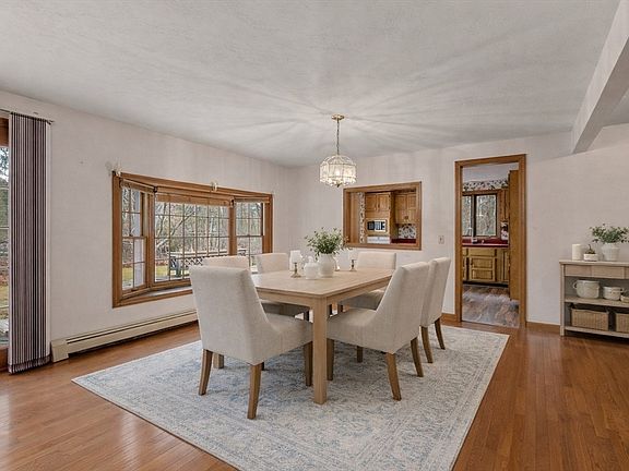 4th image of 945 Walnut Plain Rd