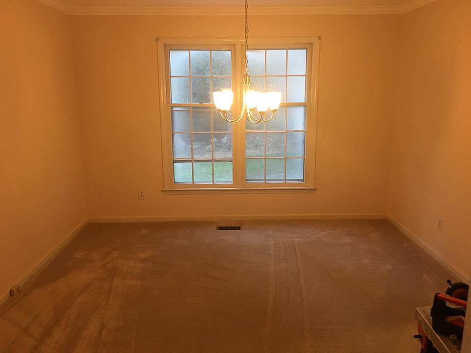 2nd image of 2427 Tilghman Cir