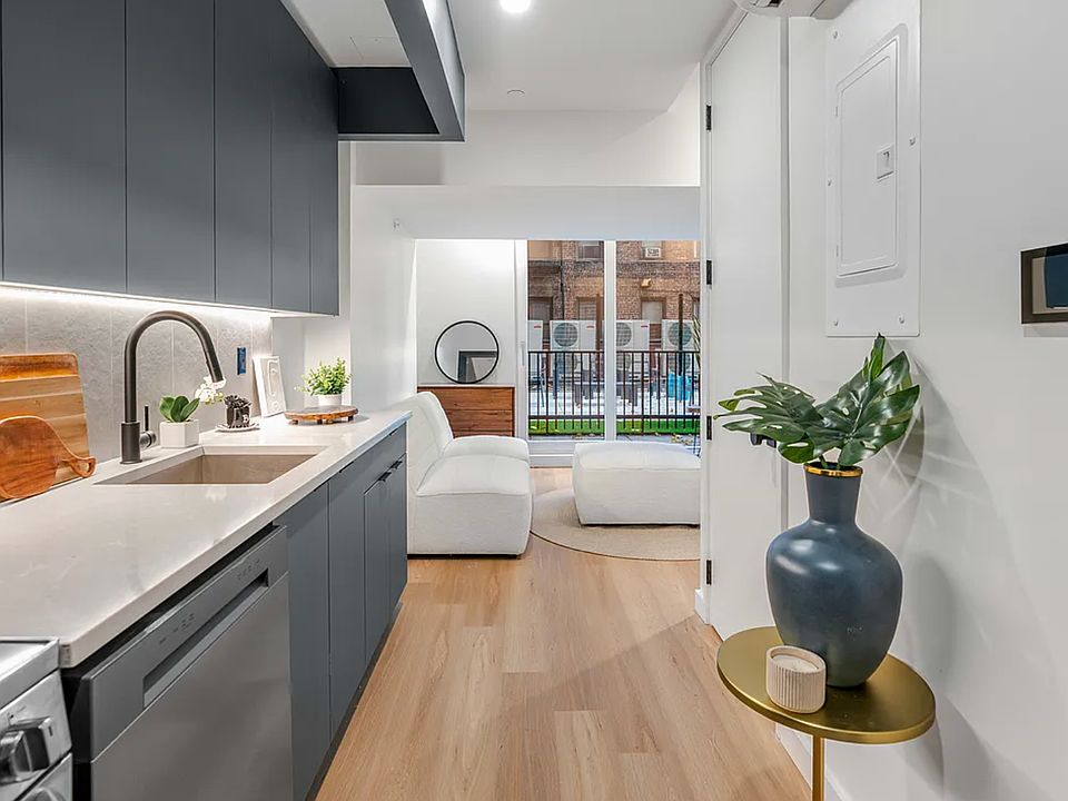 1st image of 931 Carroll St #201