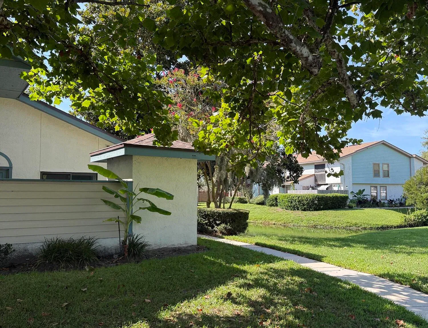 2 bed, 2.0 bath, 1035 sqft, $1,900 — Photo 3