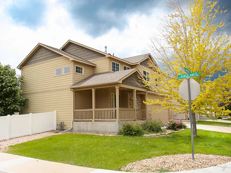 1506 Dryland St — Photo 3