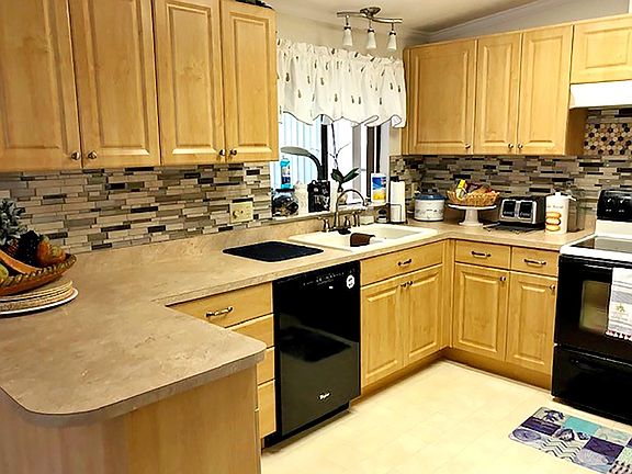 2nd image of 320 San Remo Ln #320