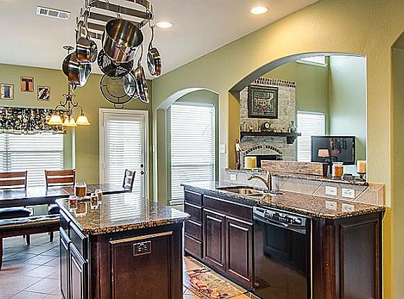 4th image of 101 Chalkstone Dr