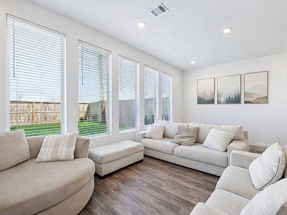 3rd image of 5403 Holly Haven Ct