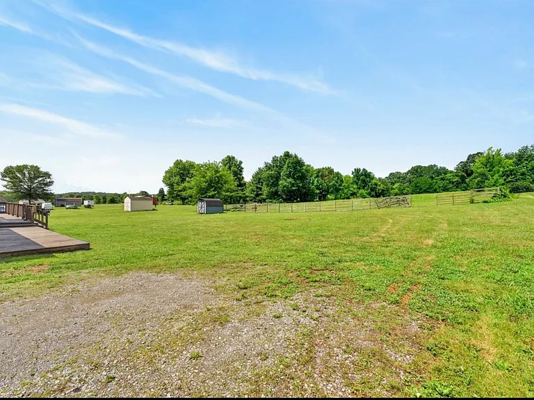 Old Mack Rd — Photo 28