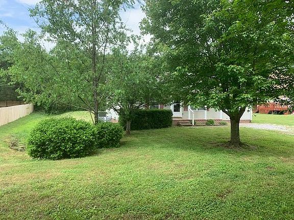 3rd image of 100 Canova Ct