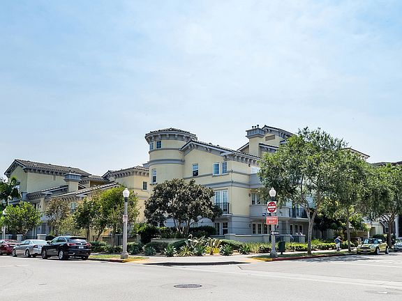 2nd image of 7101 Playa Vista Dr APT 103
