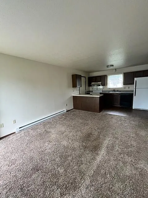 1160 S Lincoln Ave — Photo 4