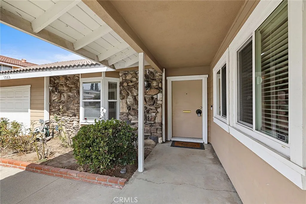 3 bed, 1828 sqft, $5,000 — Photo 3