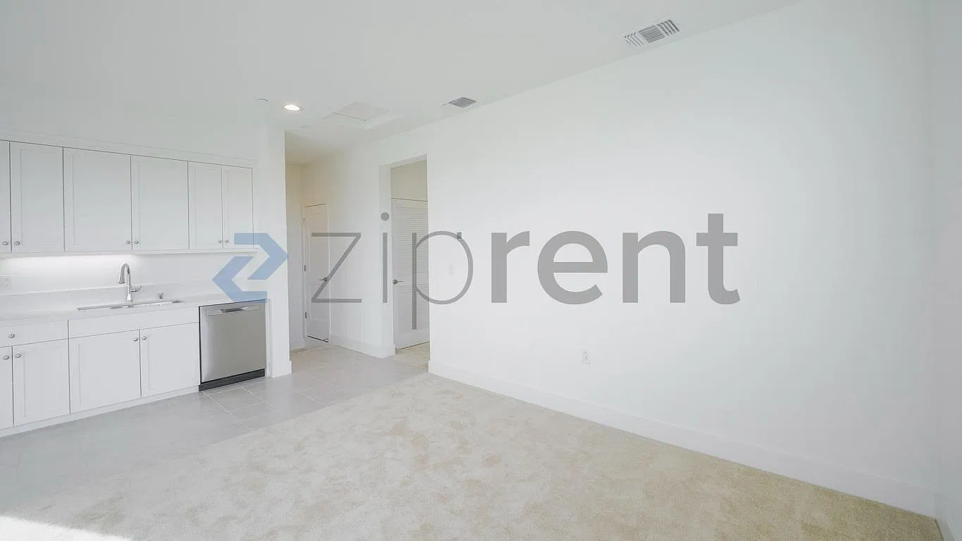 2 bed, 987 sqft, $1,900 — Photo 4