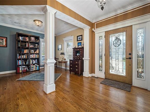 Front Entry - Beautiful Wood Flooring 