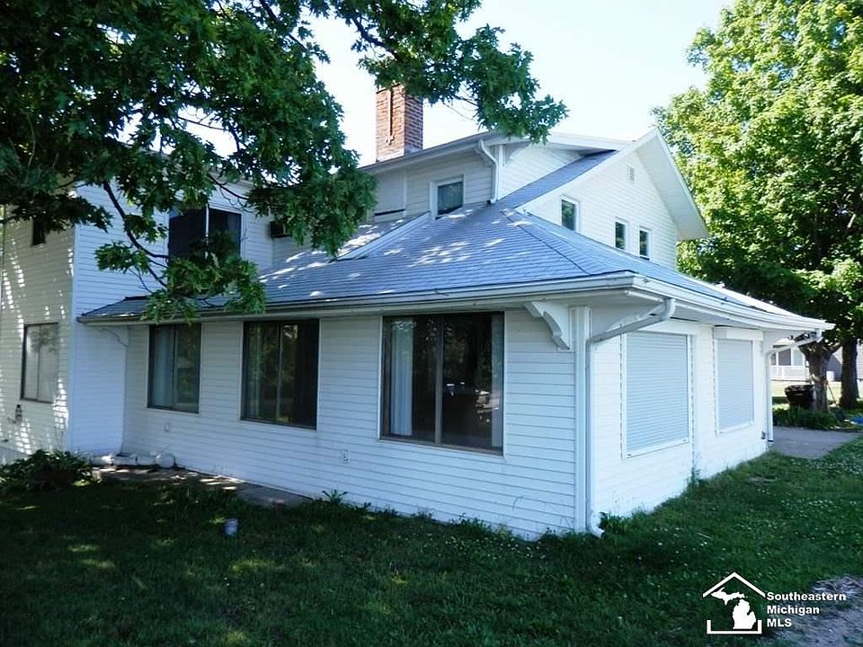 1st image of 3684 Lakeshore Dr