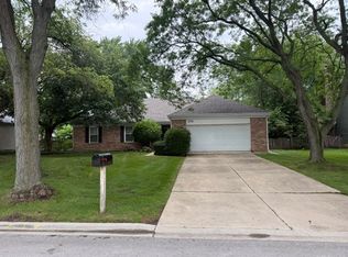 5710 Silentbrook Ln, Rolling Meadows, IL 60008