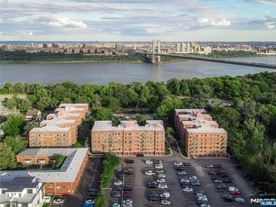 2335 Hudson Ter APT D10, Fort Lee, NJ, 07024