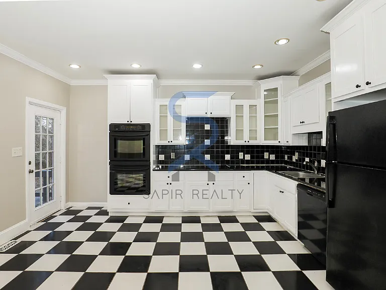 1441 Boulevard Lorraine SW — Photo 8
