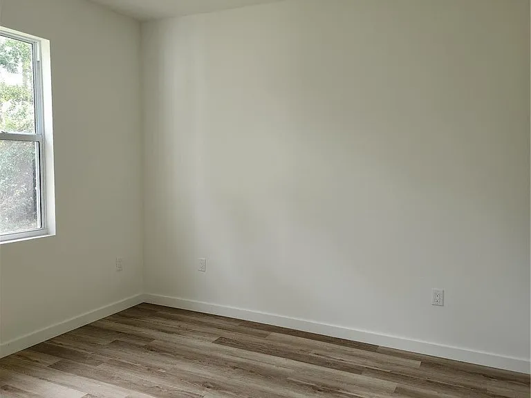 2431 Lola Ave S — Photo 7