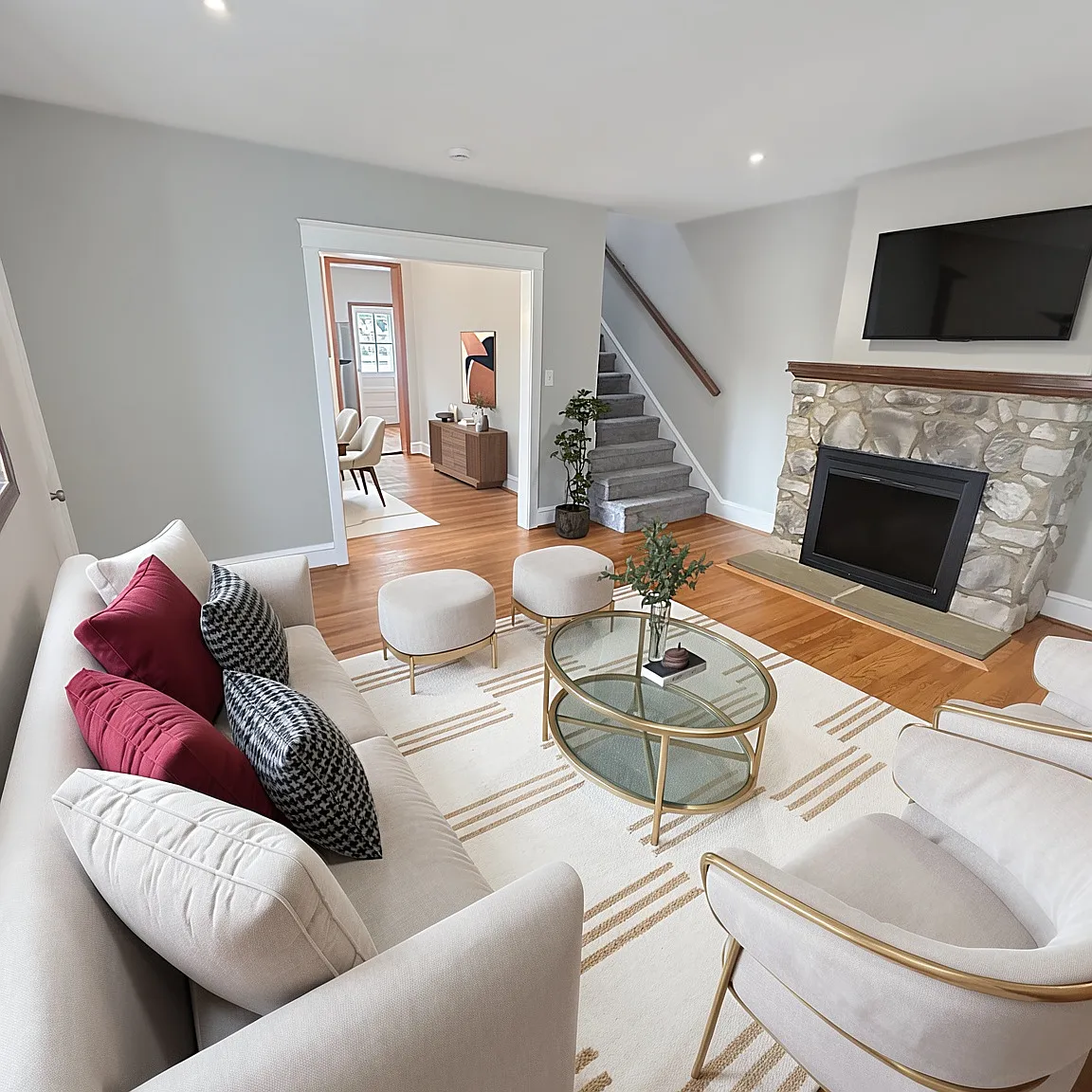 3 bed, 1.5 bath, 1332 sqft, $2,300 — Photo 2