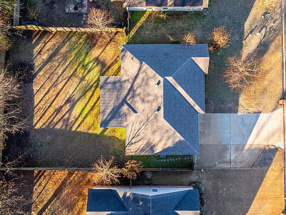 5th image of 13 Shamsie Dr