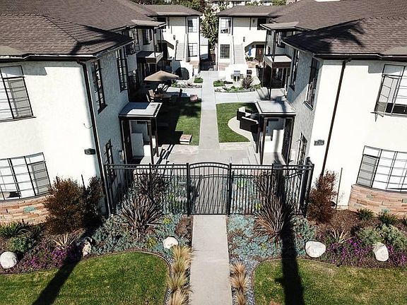4th image of 3617-3627 E Ocean Blvd #1X1-2699
