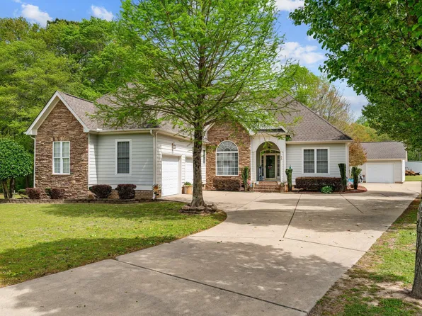 420 Cottle Lake Dr, Coats, NC 27521