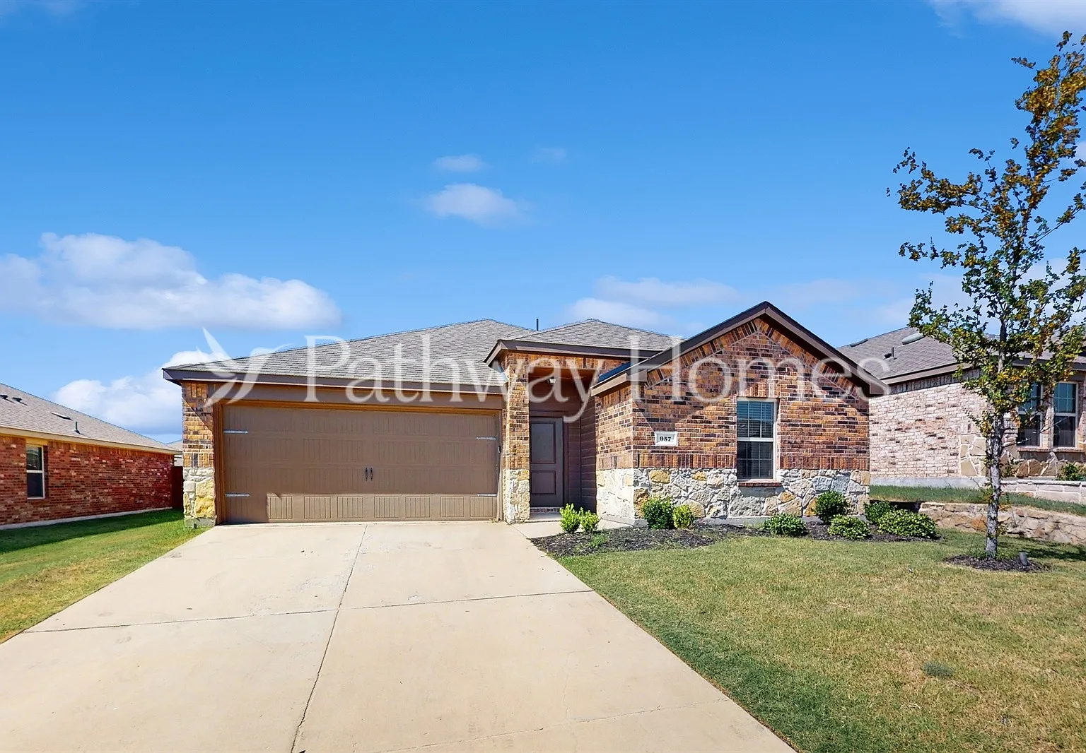 4 bed, 2.0 bath, 1705 sqft, $2,345 — Photo 2