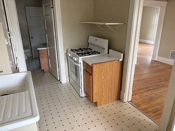 2nd image of 1624-1626 Wealthy St SE