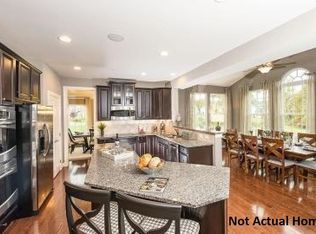 4047 Topsail Dr, Lewis Center, OH 43035