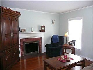 4th image of 5818 N Oxford St