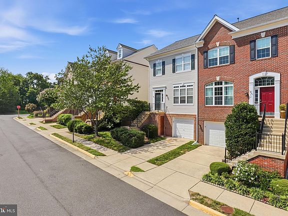 4th image of 7348 Bloomington Ct