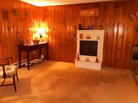 3rd image of 42 Lake Dr