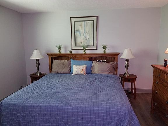 5th image of 8716 Metcalf Ave APT 204