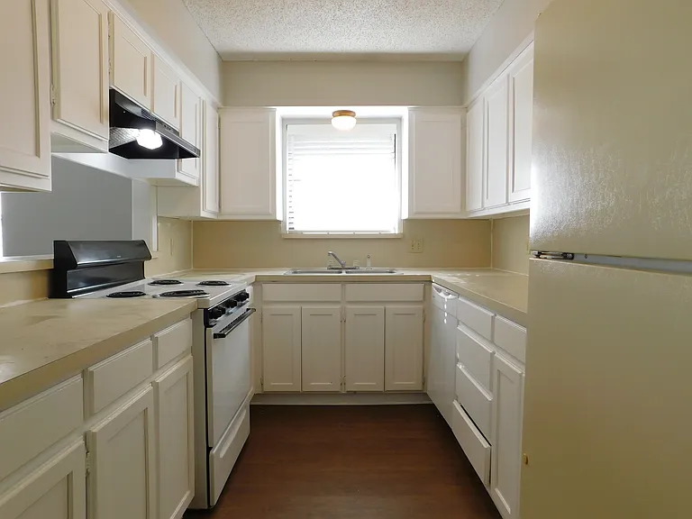 2214 Bernard St #2214 — Photo 6