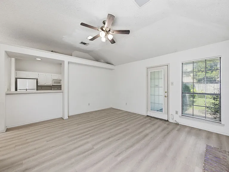 2103 Overview Ln — Photo 7