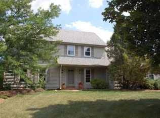 1180 Hawthorne Ridge Dr, Brookfield, WI 53045