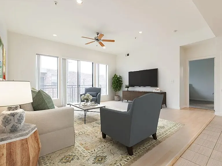 401 E Boyd St #205 — Photo 5
