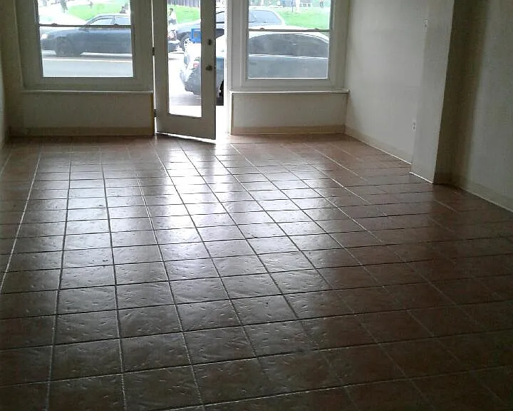 252 Albany Ave — Photo 3