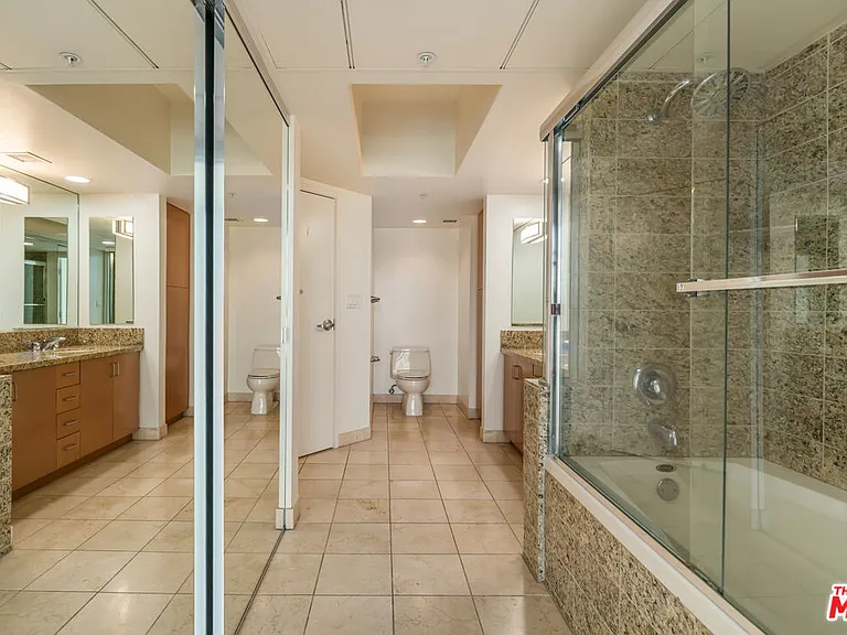 13700 Marina Pointe Dr #721 — Photo 10