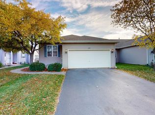 609 Chestnut Dr, Oswego, IL 60543