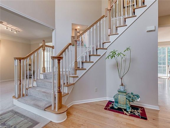 4th image of 2578 Turf Paradise Dr