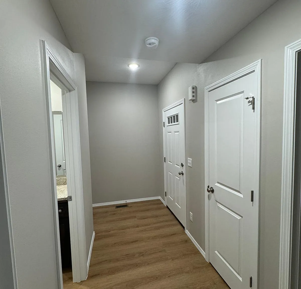 3 bed, 2.5 bath, 1350 sqft, $1,900 — Photo 3