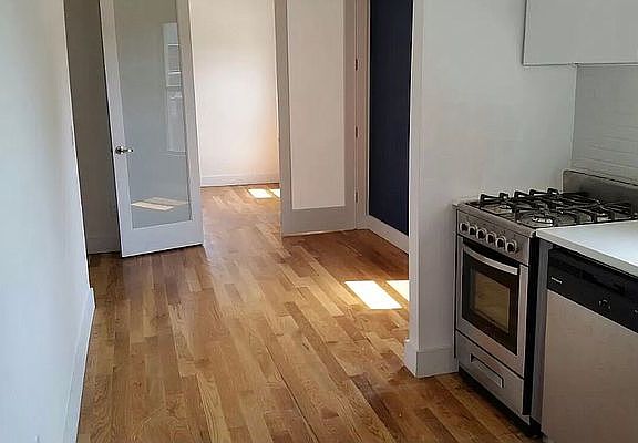 2nd image of 224 Palmetto St #2L