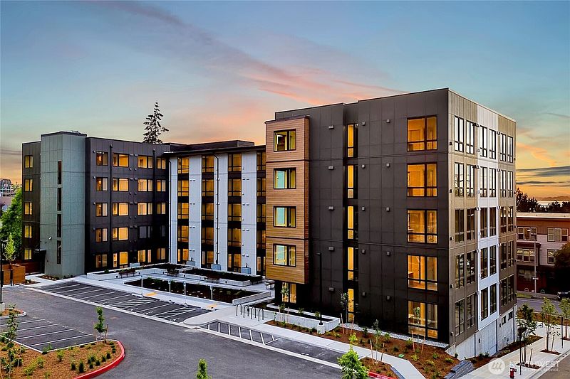 2nd image of 820 N State Street #614