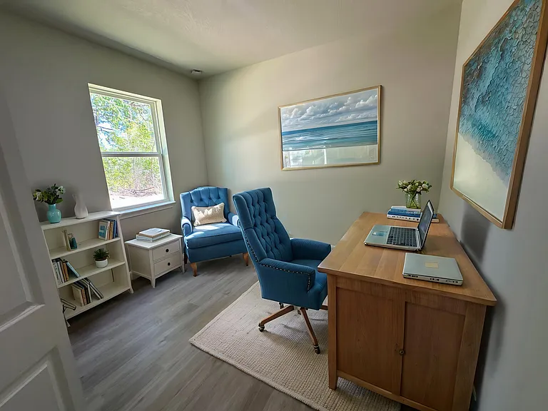 1557 W Elder Ln — Photo 25