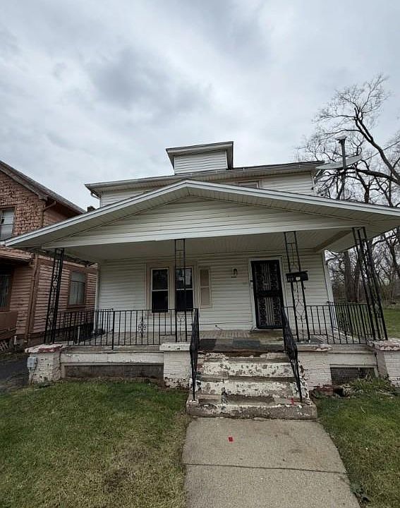 1st image of 813 Addison St